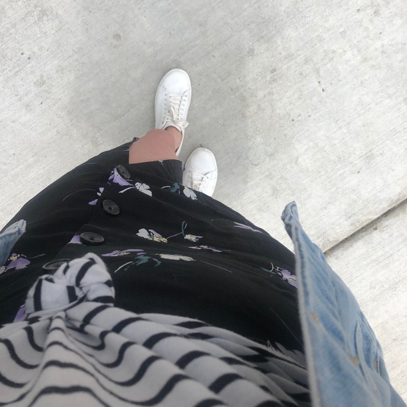 Hi! I'm Michelle, and Welcome to My Closet! - Picture 2 of 7